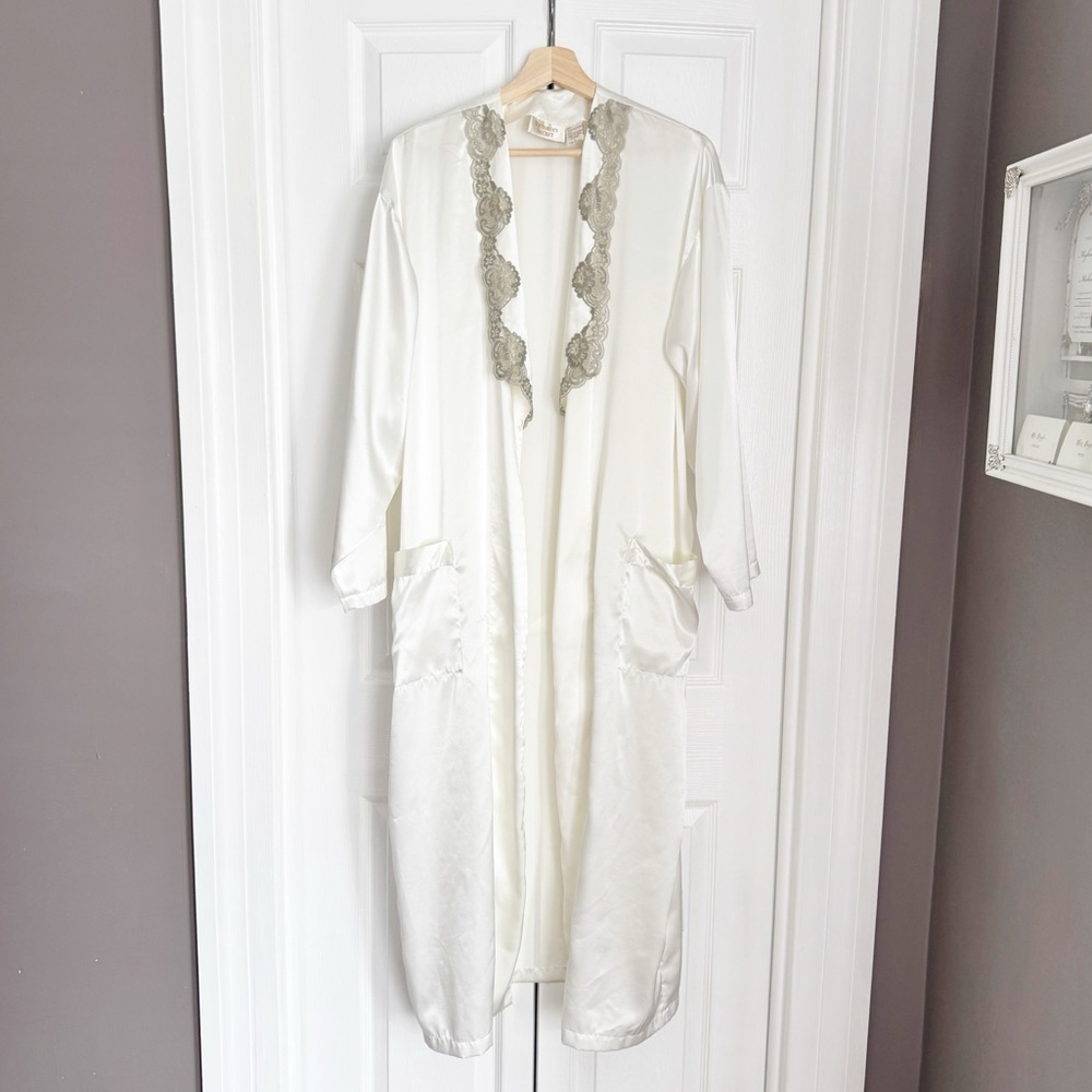 Vintage Victoria’s Secret robe